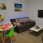 Holiday home Homes Pozitiva *