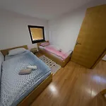 Holiday home Homes Pozitiva *