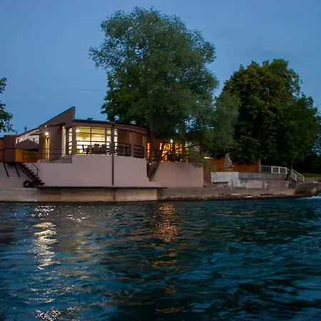 Homes Pozitiva Tatil Evi *