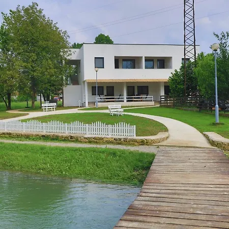 Homes Pozitiva Tatil Evi *