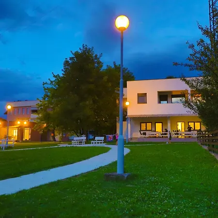 Homes Pozitiva Vikendica Bihac