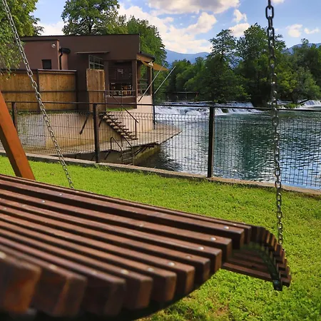 Homes Pozitiva Vikendica Bihac