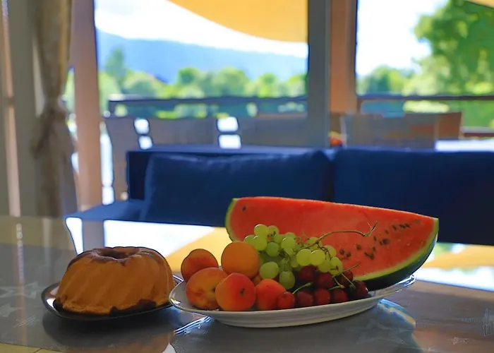 Holiday home Homes Pozitiva *