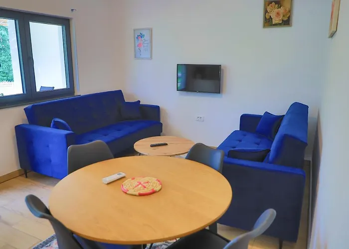 Holiday home Homes Pozitiva *